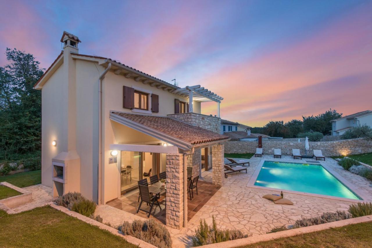Adagio Villa